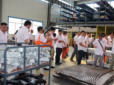 經銷商參觀我廠生產環(huán)境